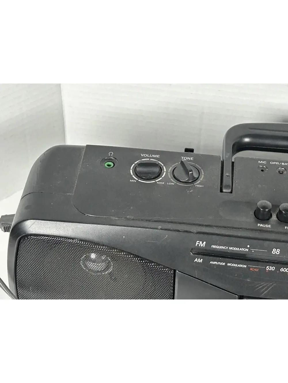 Sony CFS-204 AM FM Radio Cassette Player Boombox Radio Works - Cassette Does Not